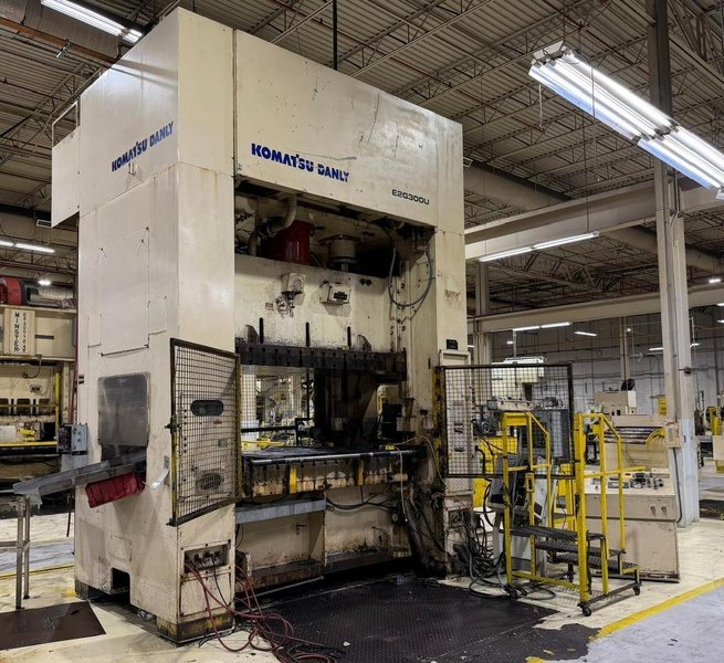 1991 KOMATSU E2G-300U 300 Ton Straight Side Press - Used Metal Stamping Press