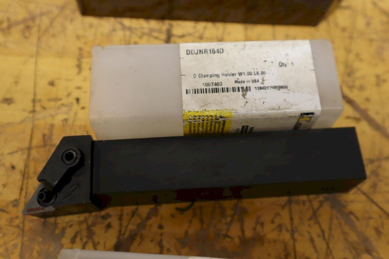 Kennametal/Sandvik 1" Inserted Facing Turning Tool Holders (7pcs) **New In Packs**- Auction Item
