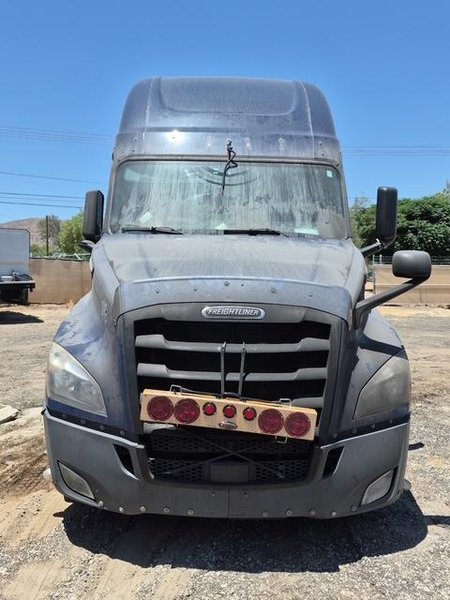Freightliner Cascadia 126 Sleeper Truck, 2019 – Detroit Diesel, Automatic, Tandem Axle