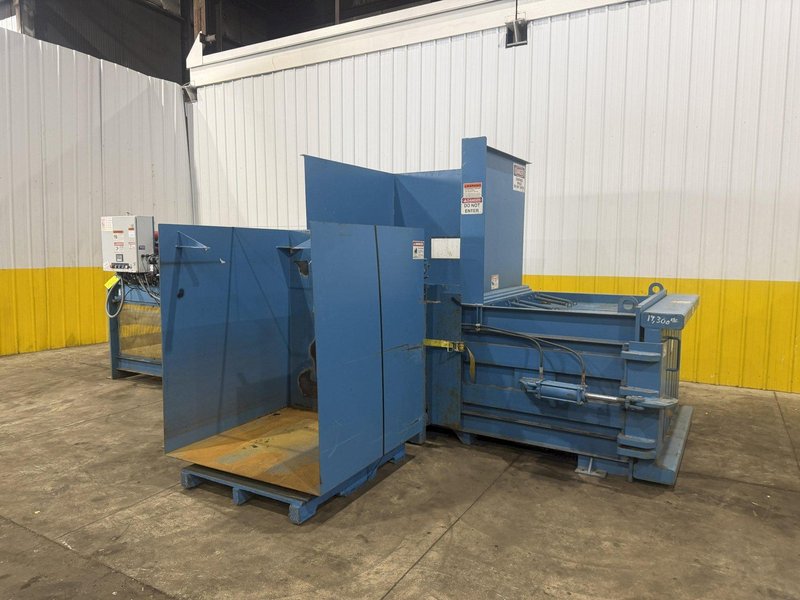 48" x 60" x 30" SUMMIT MODEL #F7-4P HORIZONTAL HYDRAULIC BALER, WITH AUTO TIPPER: YOBRO #24616