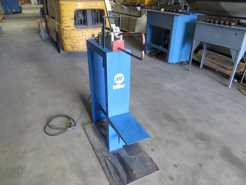 1.5 KVA Miller Portable Spot Welder Model MSW-41, 18" Arms, Foot Pedal Stand