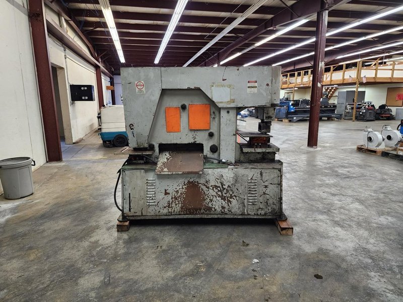 BROBO Q35Y-25 120 Ton Hydraulic Ironworker
