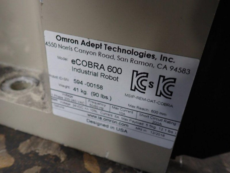 OMRON INDUSTRIAL ROBOT   -  ECOBRA 600