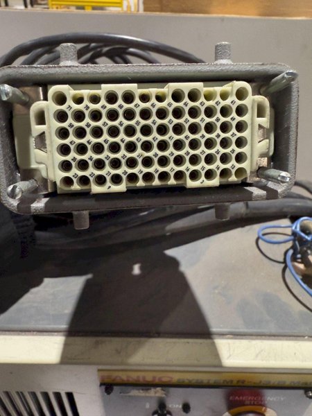 FANUC  R-J3ib Mate CONTROLLER USED