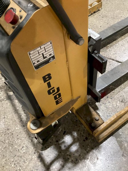 BIG JOE M-22-62 2200 lbs Capacity Electric Pallet Jack USED