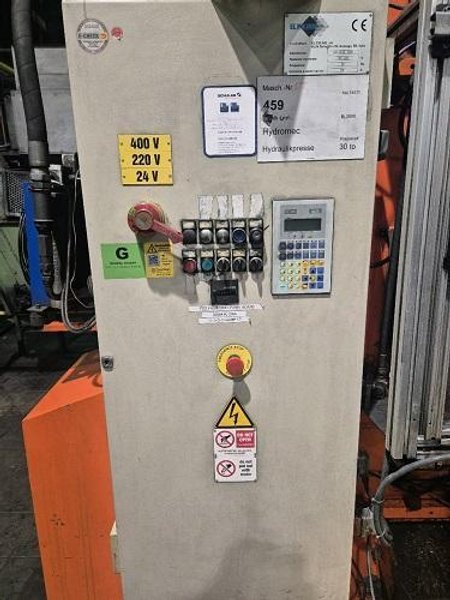 30 TON HYDROMEC TURBO-300-S TRIM PRESS