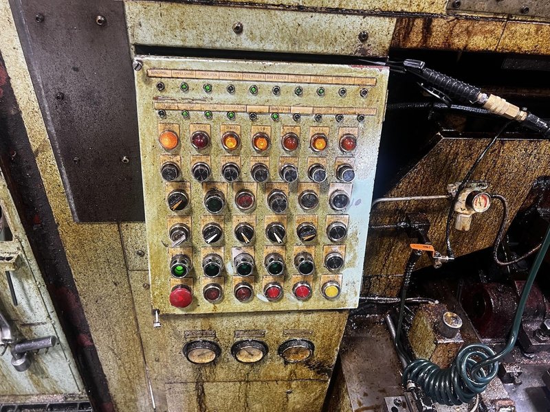 Asahi Okuma Model APF-1513-5 Five Die Progressive Heading Machine