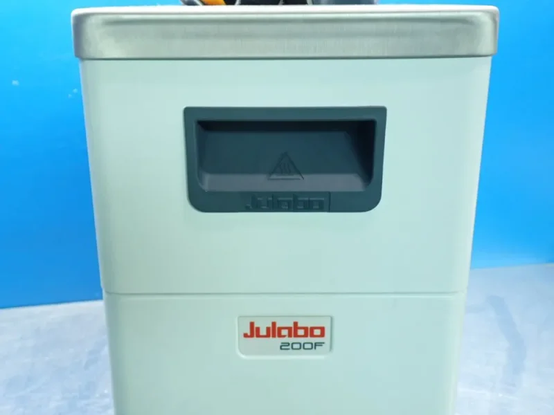 JULABO REFRIGERATED HEATING CIRCULATOR UNIT  -  200F