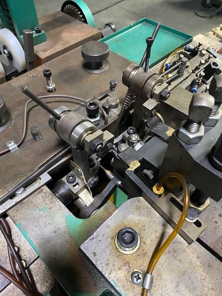 1/8&quot; Shanghai Wuling Model SD-30 Bi-Metal Contact Heading Machine