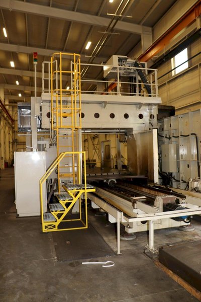117" X 114" X 39" TOSHIBA MODEL MPE-2140 BRIDGE MILL: YOBRO #26305