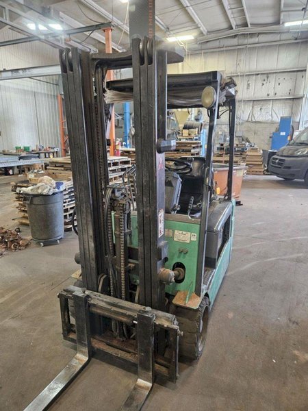 3,700 LB MITSUBISHI FB20NT-AC ELECTRIC FORKLIFT W/ CHARGER. STOCK # 0670325.