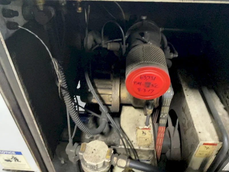 INGERSOLL RAND 25 HP ROTARY SCREW AIR COMPRESSOR   -  SSR-EP25SE