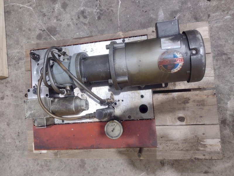 TOS MODEL #SUS-80 ENGINE LATHE : YOBRO 25404