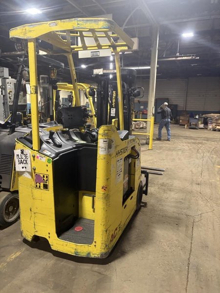 Hyster J40XNT Electric Forklift 4,000 lb, 2018 – 36 V – Tight Aisle Ready