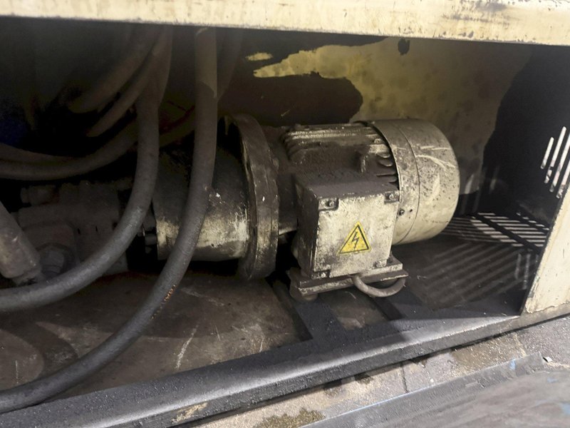 110 TON MUBEA MODEL #HIW 1000/610 HYDRAULIC IRONWORKER: YOBRO #25673