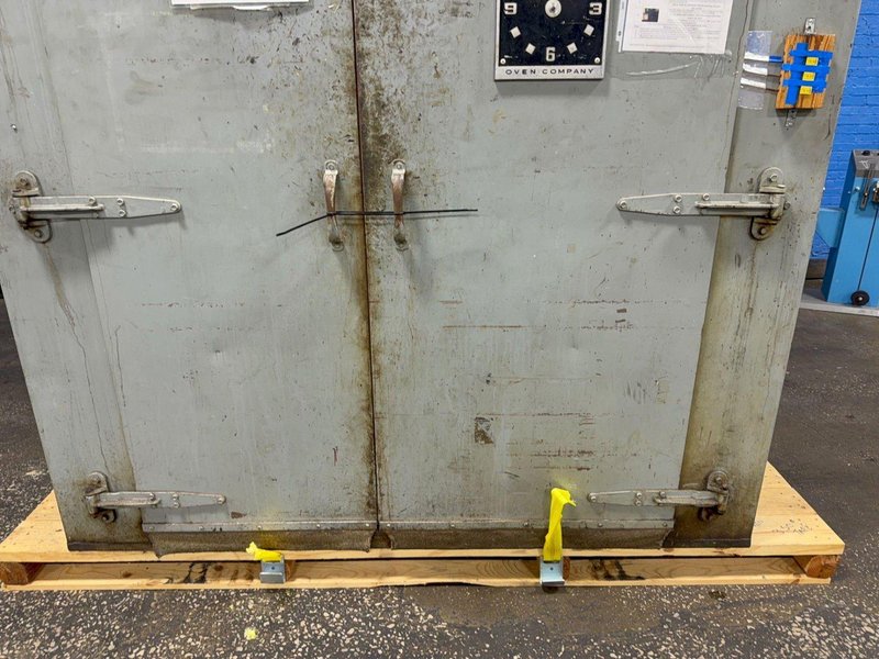 DESPATCH 47” X 54” X 68” CHAMBER OVEN