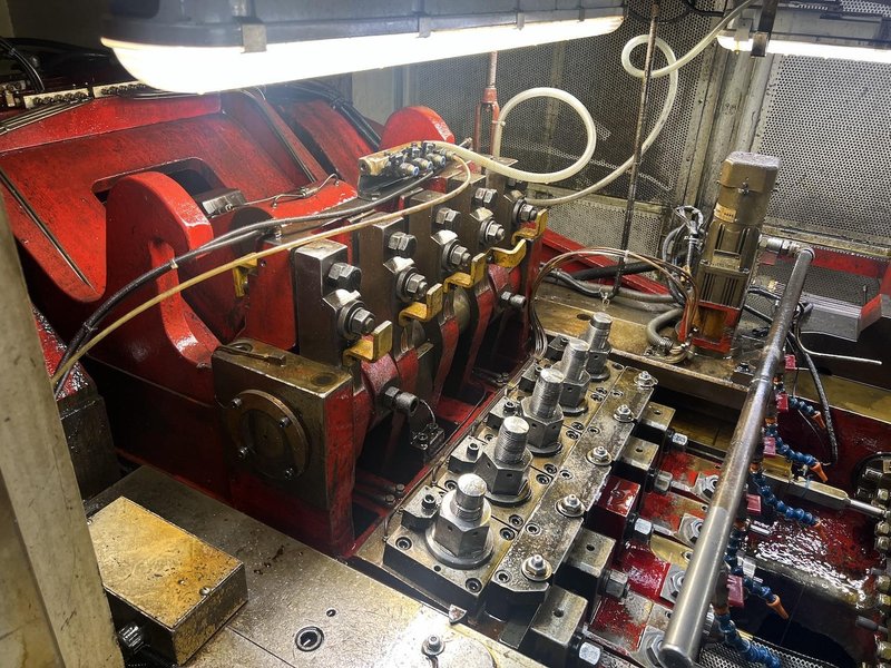 Chun-Zu Model CBP-165S Five Die Bolt Former