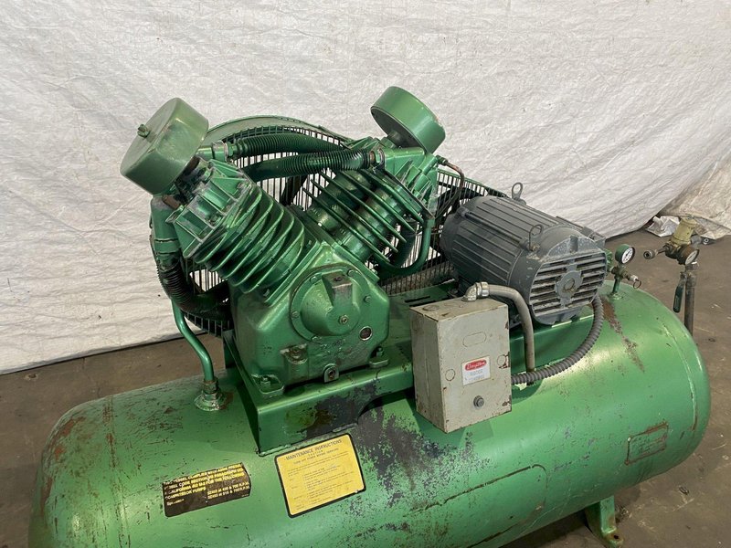 10 HP DAYTON SPEEDAIRE PISTON TYPE AIR COMPRESSOR. STOCK # 1054922