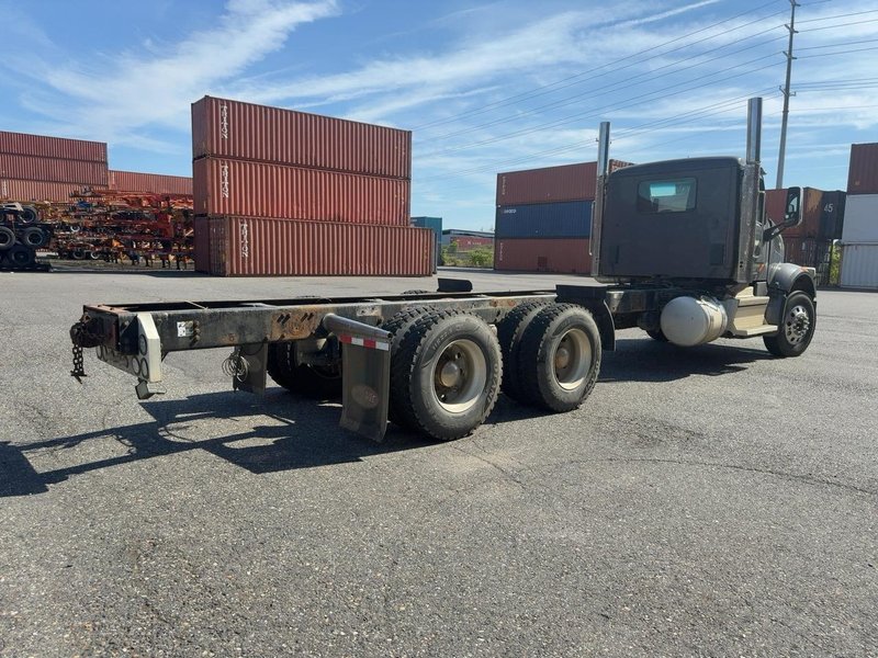 Peterbilt 567 Log Truck, 2018 – PACCAR Engine Heavy Spec Logging Truck, Tandem Axle, Ready to Work