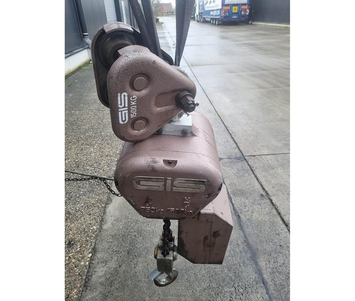 GIS - electric chain hoist 1500 kg