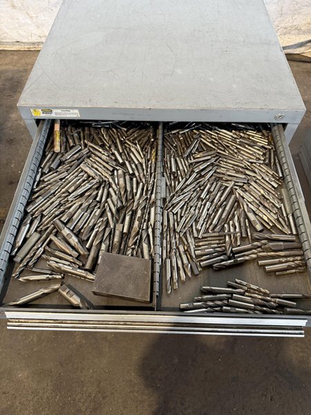 5 DRAWER STANLEY VIDMAR CABINET. STOCK #0542526