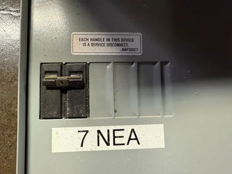 Midwest Electric 100A MNP700244 Pedestal Service Entrance 120/240V, 1PH USED