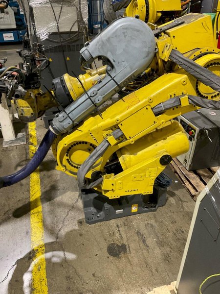 FANUC – R2000IB/210 W/ R-30IA Controls USED