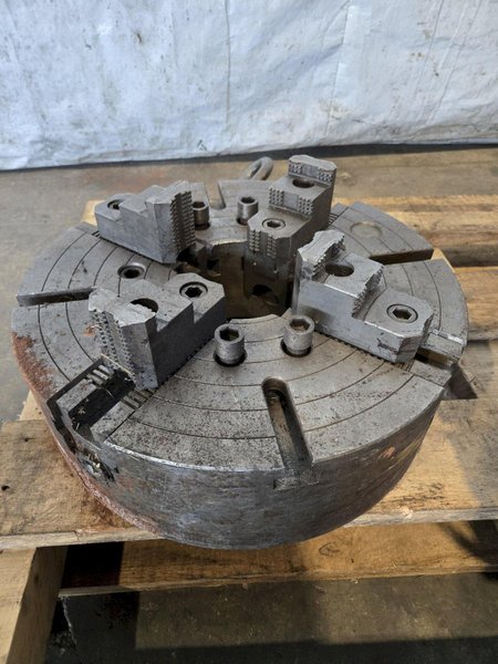 18" 4-JAW CHUCK. STOCK # 0773026