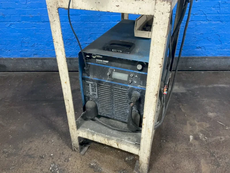 MILLER 450 A WELDER   -  INVISION 456MP