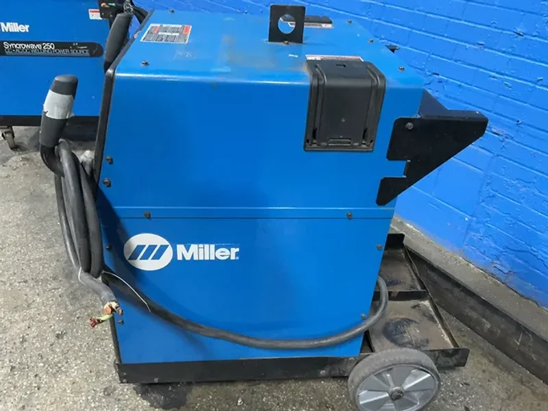 Miller 250 A Welder - Syncrowave 250 Dx