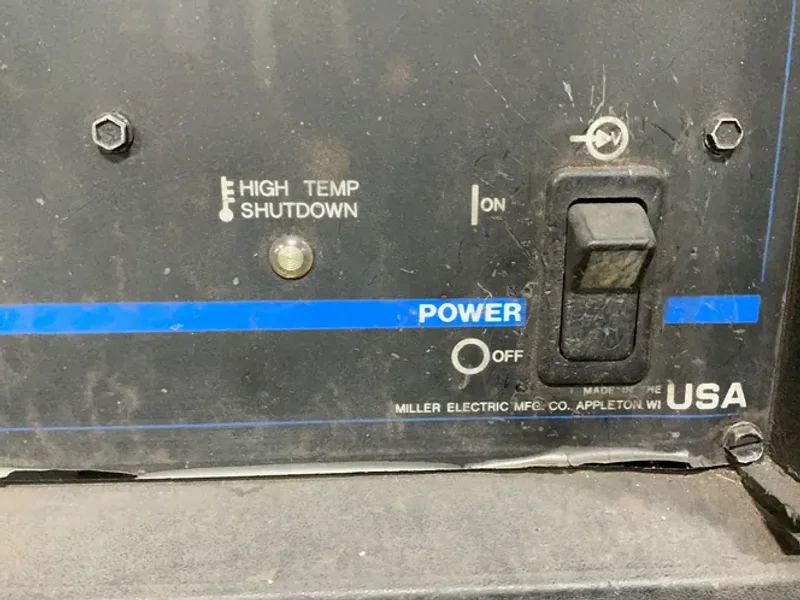 MILLER 300 AMPS WELDER  -  DELTAWELD 302