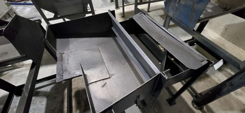 36" to 24" Exit Blue Manual Parts Hopper