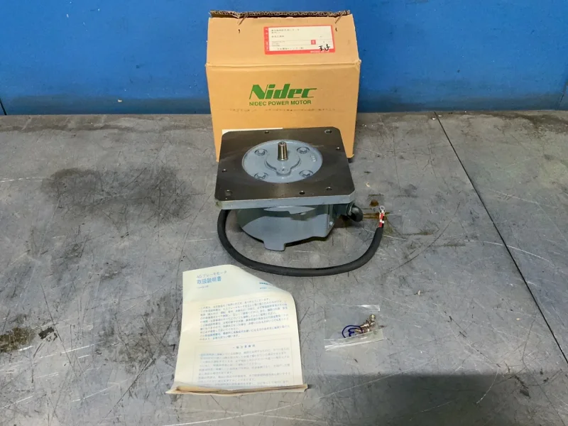 YASKAWA ELECTRIC 1.25HP. 1360/1670/1680RPM 3-PHASE INDUCTION MOTOR  -  UAAGE-5TX