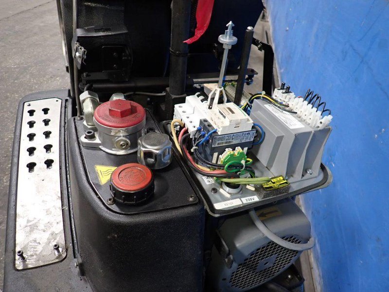 FINN POWER CRIMPING MACHINE  -  32
