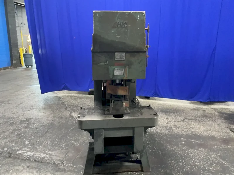 HMI 17” X 39” IRONWORKER  -  90-31