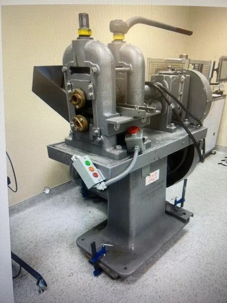 5" X 2.5" BLAKE &amp; JOHNSON 2 HI ROLLING MILL (14687)