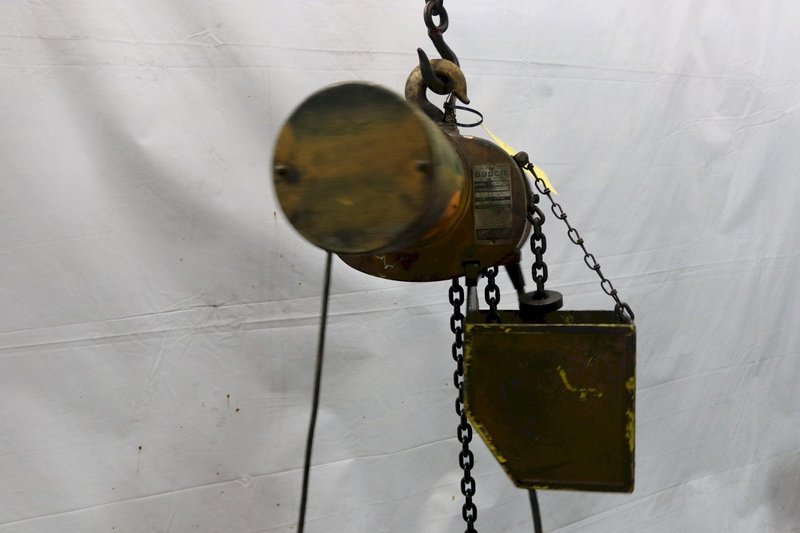 1/2 TON BUDGIT ELECTRIC POWERED CHAIN HOIST: STOCK #12005