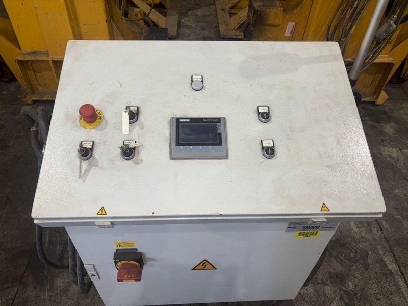 (4) 20 TON (160,000 LBS TOTAL) RAILWAY / NEUERO HEAVY DUTY MOBILE VERTICAL LIFT JACKS: YOBRO #23870