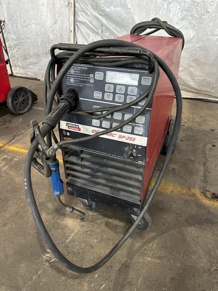 LINCOLN IDEALARC SP-255 MIG WELDER. STOCK # 1061323