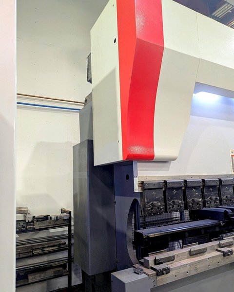Mitsubishi Diamond BH8525 CNC Press Brake