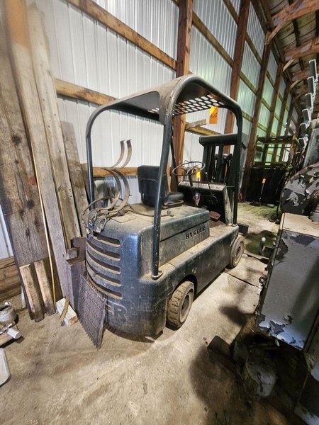 4,000 LB. HYSTER PROPANE FORKLIFT. STOCK # 0779125