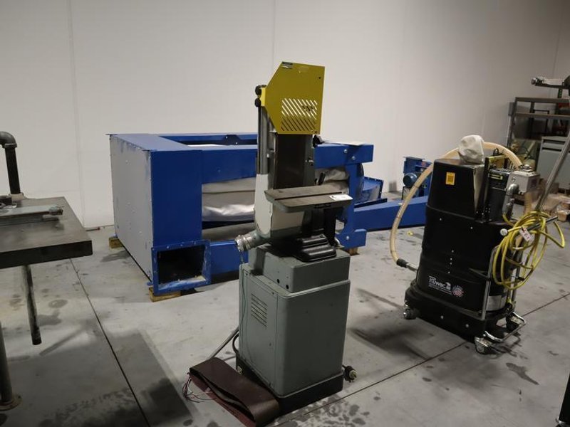Delta 31-550F 6" Belt Sander with Steel Base- Auction Item