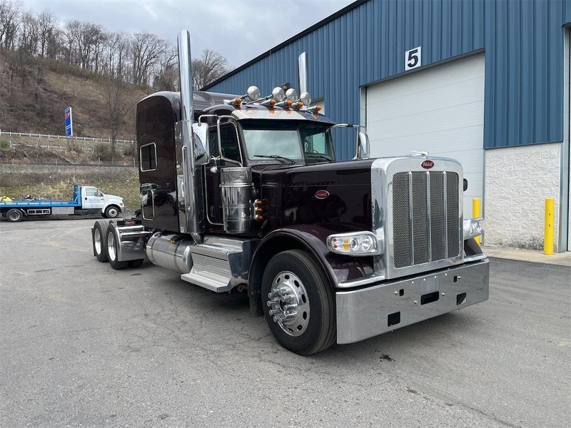 2023 Peterbilt 389 1XPXD49X1PD891797