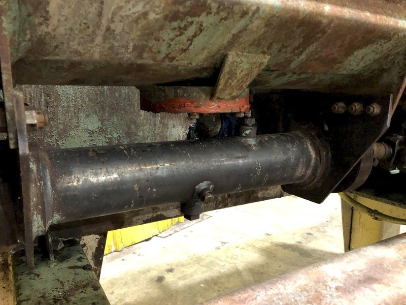 4 CUBIC FOOT ELECTRO-DEBURRING COMPANY  MODEL #R32 TUB TYPE VIBRATORY FINISHING MACHINE : STOCK #17209