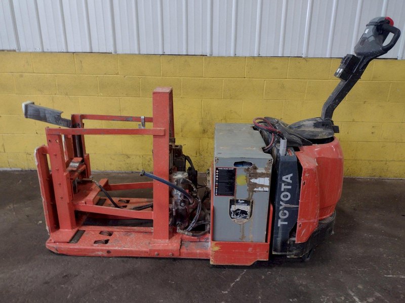 3 TON 6000 LBS TOYOTA MODEL 8HBW30 WALK BEHIND TRANSPORT TRUCK: STOCK #16544