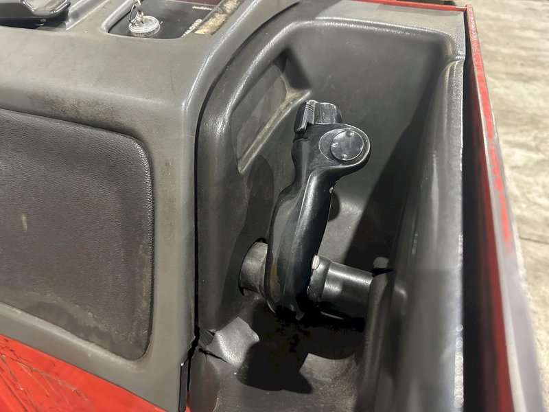 3,500 LB RAYMOND MODEL #EASI DEEP REACH ELECTRIC FORK LIFT TRUCK: STOCK 22098