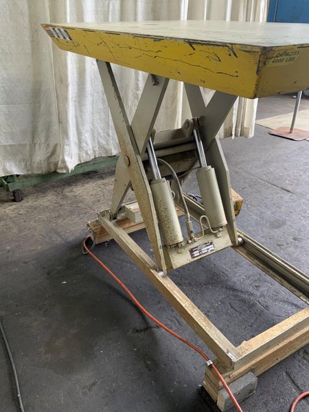 4000 LB SOUTHWORTH HYDRAULIC SCISSOR TABLE: STOCK #80985