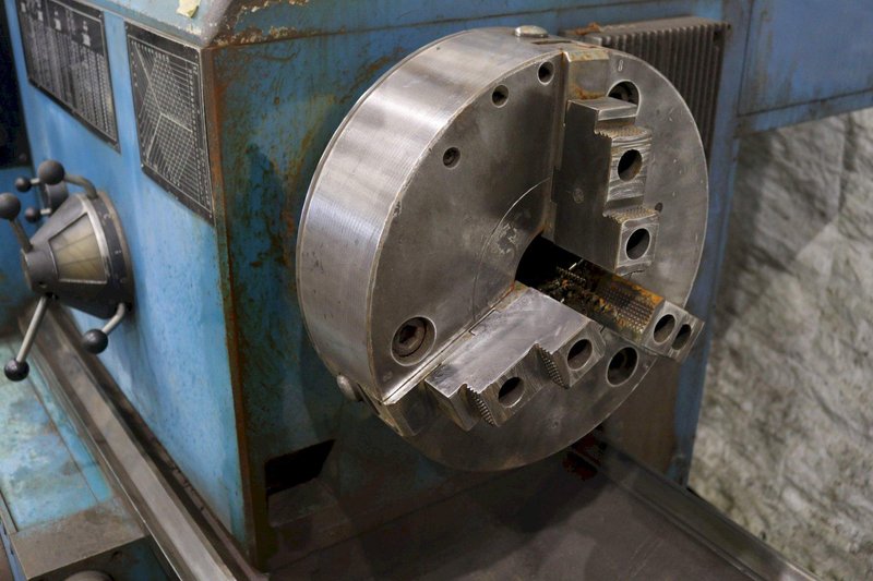 33" X 168" HAMBURG ENGINE LATHE: STOCK #72800
