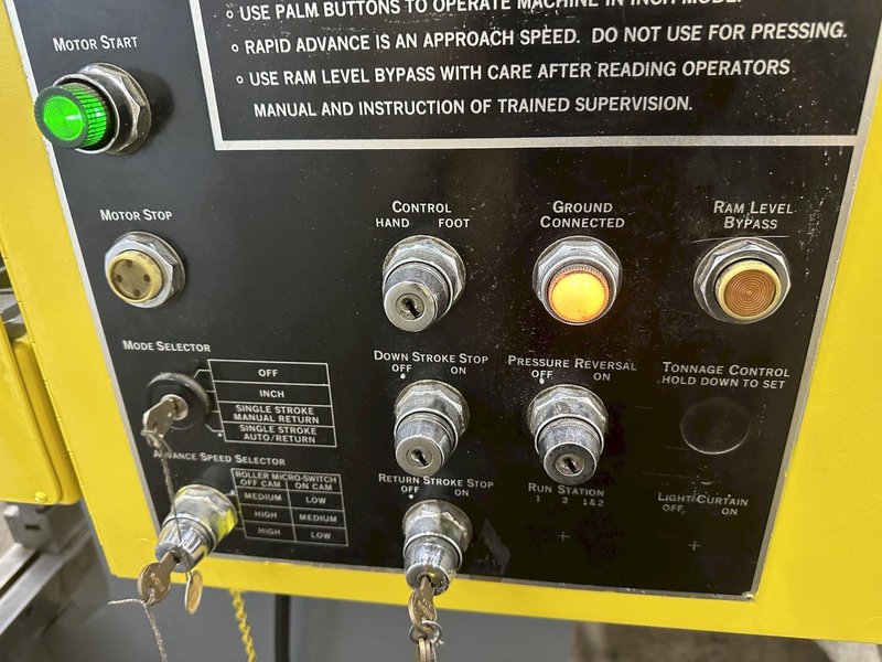 55 TON X 8' PACIFIC HYDRAULIC PRESS BRAKE: STOCK #76972