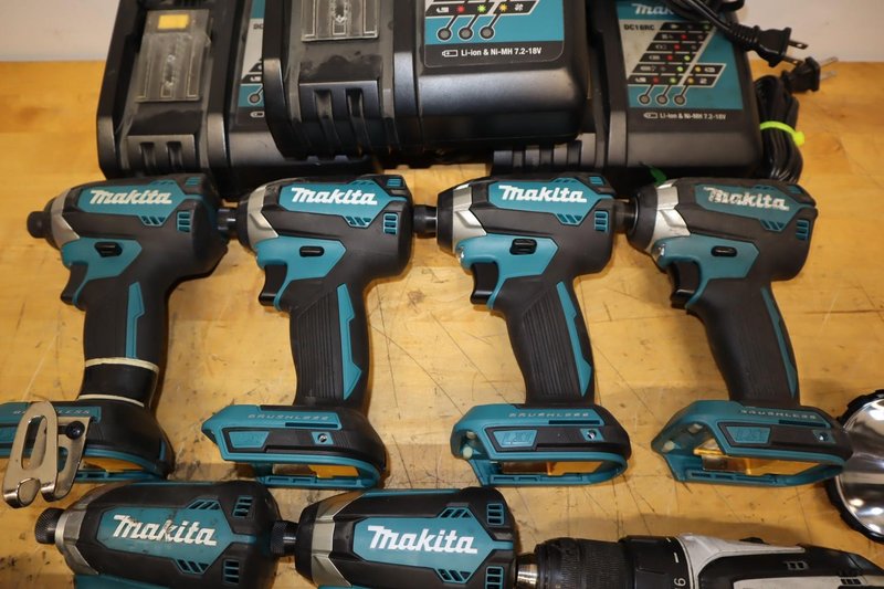Makita XDT13 Brushless Impact Drivers (6), LXFD01 1/2" Drill(1) , and an 18V LED Flashlight w/ Batteries &amp; Chargers- Auction Item